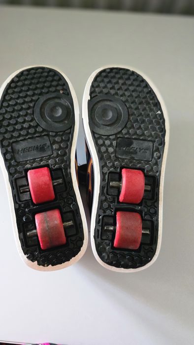 Adidadsi /tenisi copii cu roti Heelys- marime 30