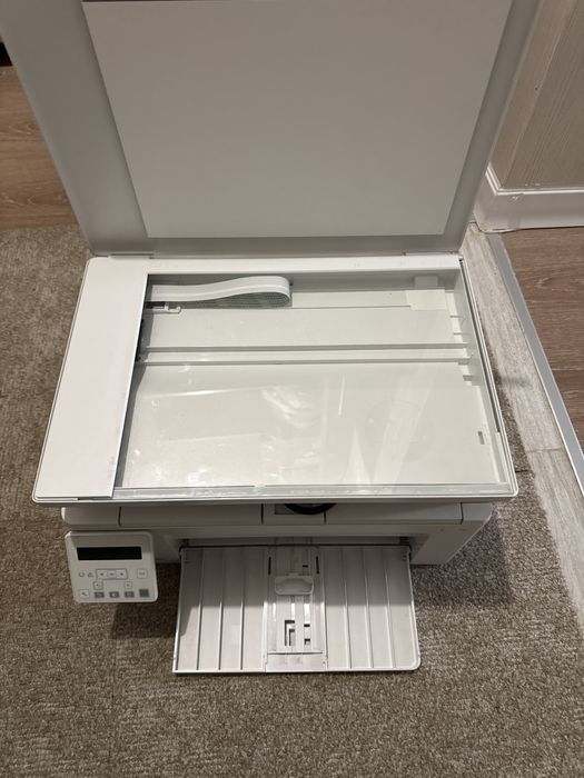 Продам принтер НР MFP 130W