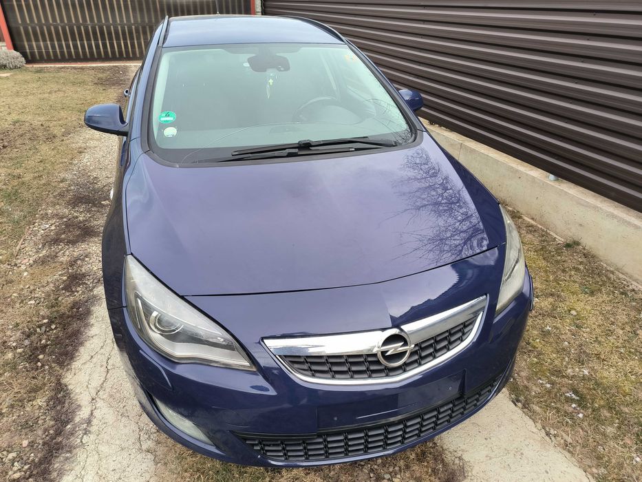 fata completa opel astra j 2012