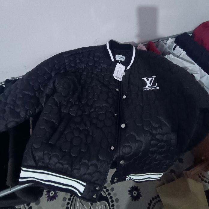 Бомбер одежда модная