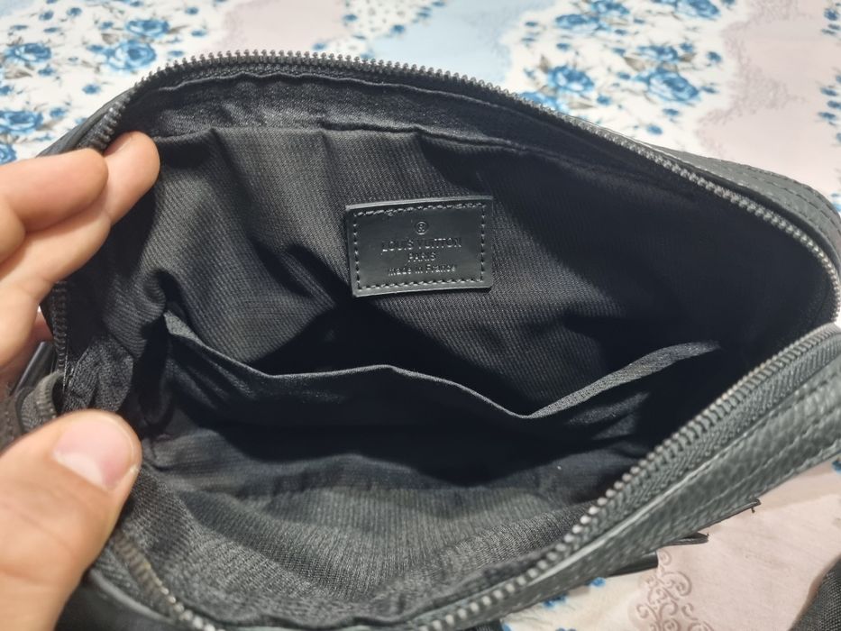 Чантичка Louis Vuitton