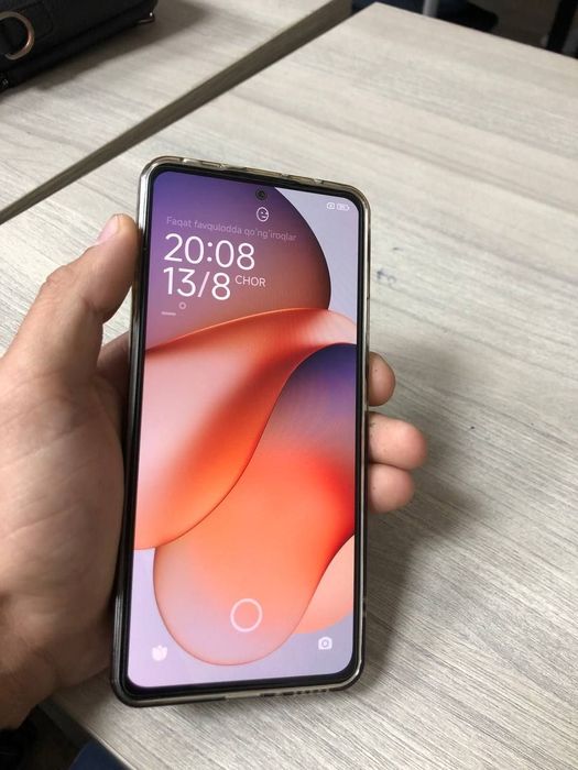 Redmi note 13 sotiladi xali yangidek turibdi