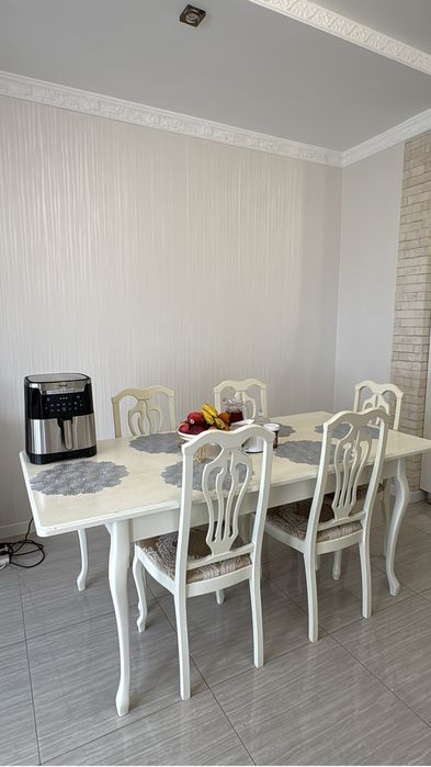 Обеденный стол / без стульев