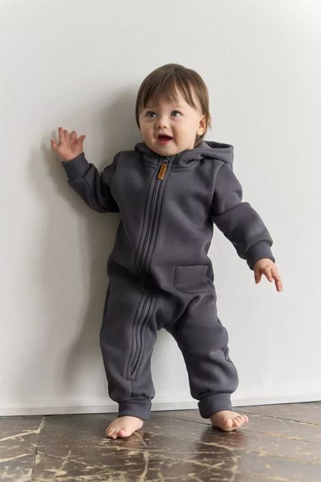 Продам комбинезон детский из футера