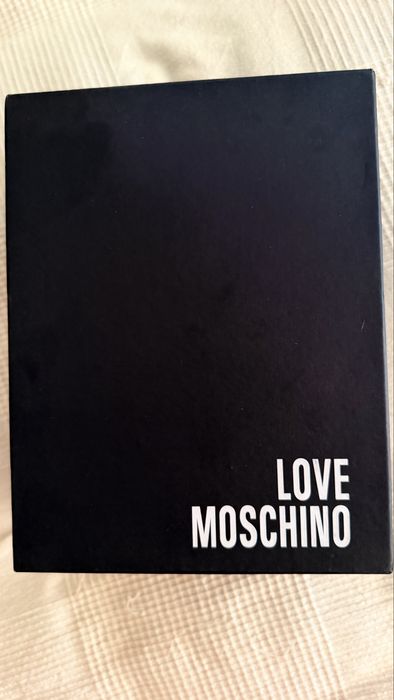 love moschino sneakers