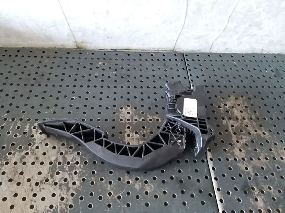 Pedala acceleratie 2.0 tdi audi a4 b9 8w 8w1723523 6pv01164201