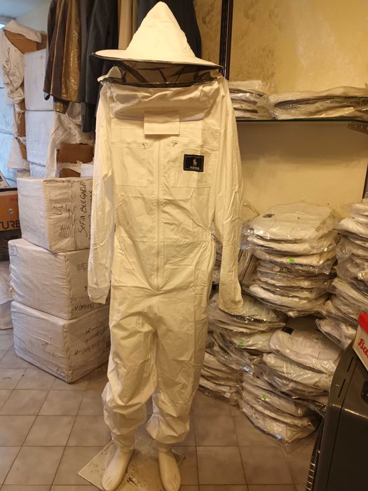 Продавам  печиларски костюми уакита и панталони