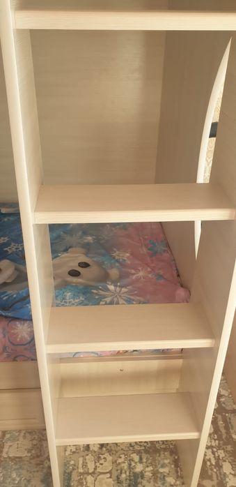 Двухярусная детская кровать