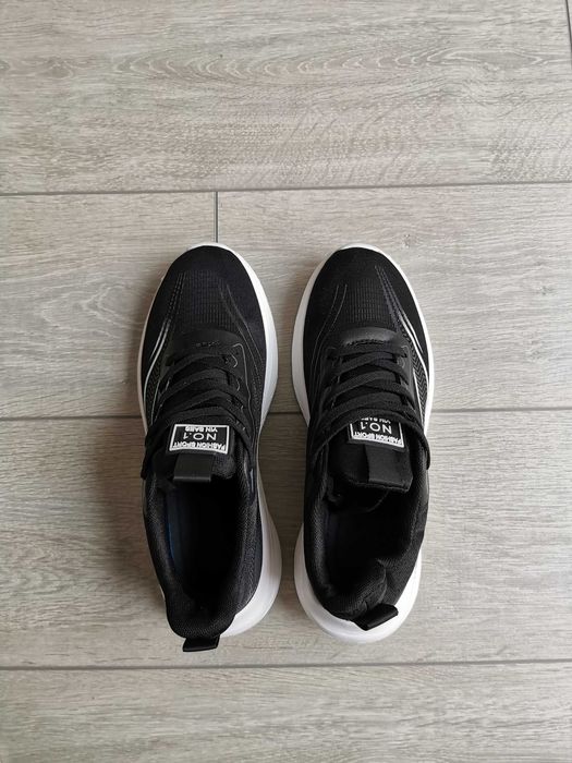 Спортни маратонки. Чисто нови. Удобни и стилни. 43 номер.