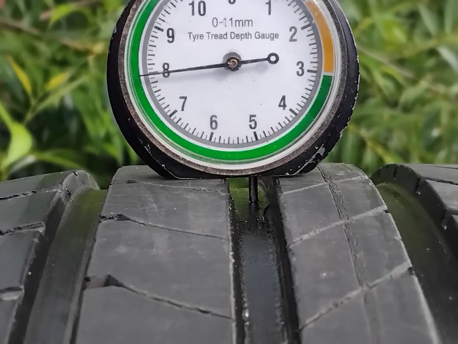 Гуми 225 45 18 Гудиър Goodyear 2 броя - нов внос. Не са нови!
Гумите са нов внос и са запазени, без забележки по структурата. Подходящи за дъл