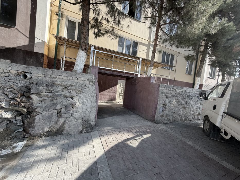 Arenda  beriladi adress 63 maktab sagdiana