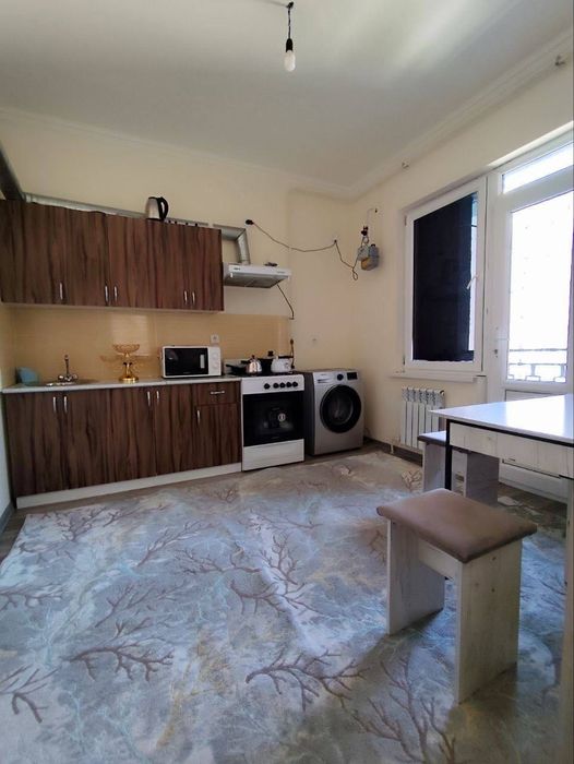 Сдается 2x комнатная квартира 
С обстановкой 
В горде Алмалыке