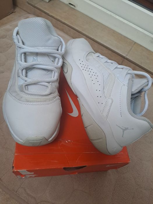 Nike Air Jordan 11 CMFT low 35.5