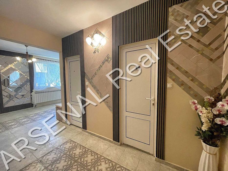 Дава се под наем Къща в София, Симеоново - 350 кв.м за 2000 € - Снимка #2