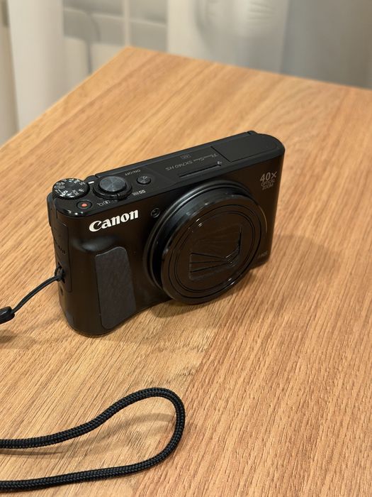 Canon PowerShot SX740 HS, почти неизползвана!