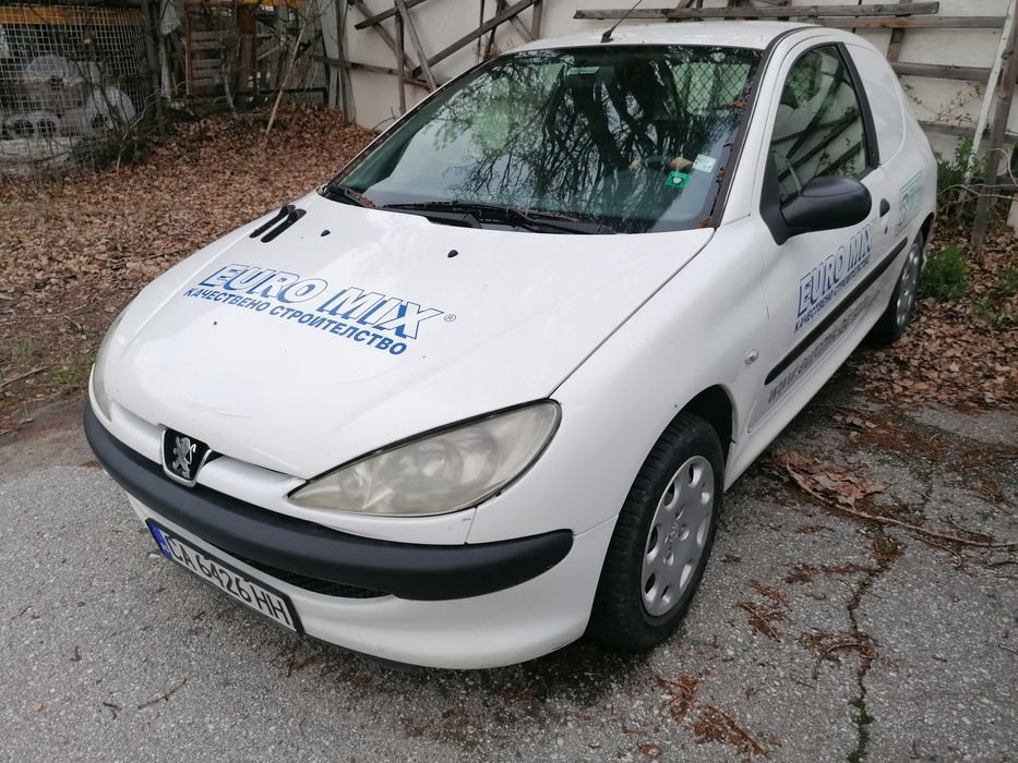 Автомобили за доставки под наем Пежо 206 Ван Peugeot 206 Van