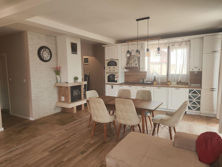 Дава се под наем Къща в Божурище - 100 кв.м за 1200 € - Снимка #2