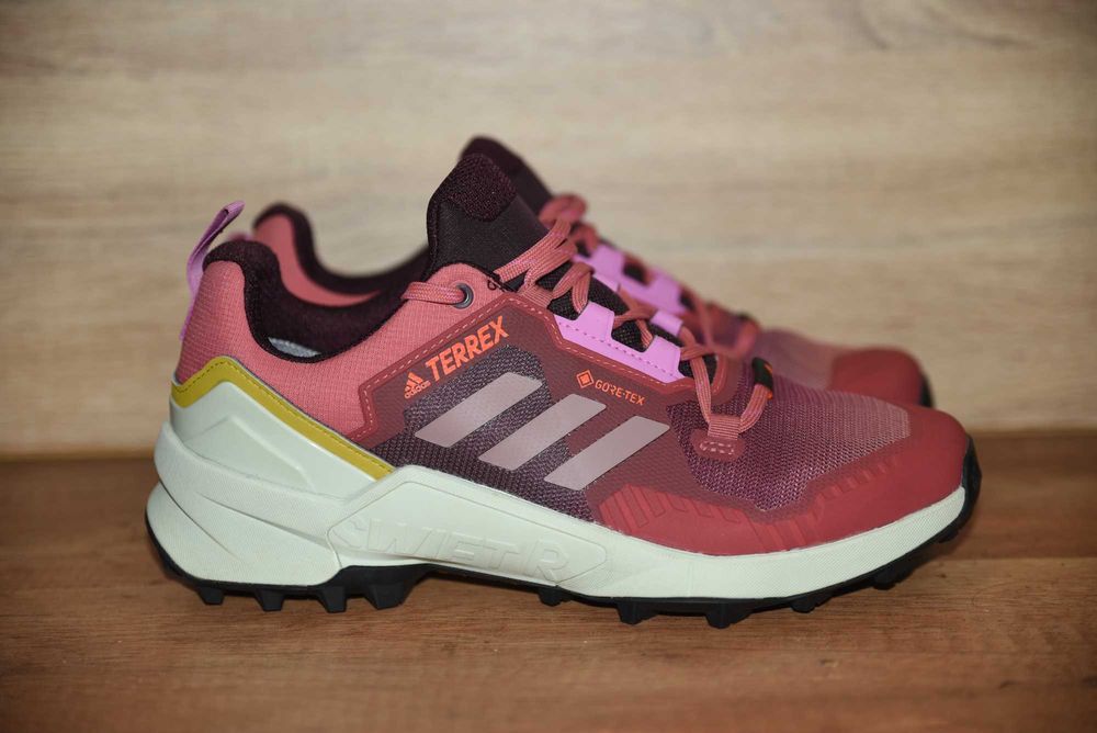 НОВИ Adidas Terrex Gore Tex оригинални, 42 номер