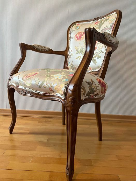 Двойка антикварни кресла Fleurs de Versaille в стил Луи XV