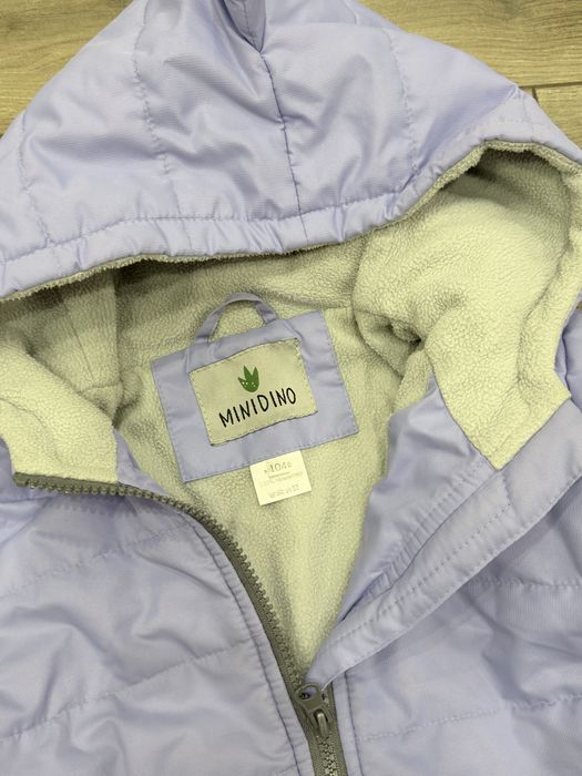Продам куртку на девочку  минидино