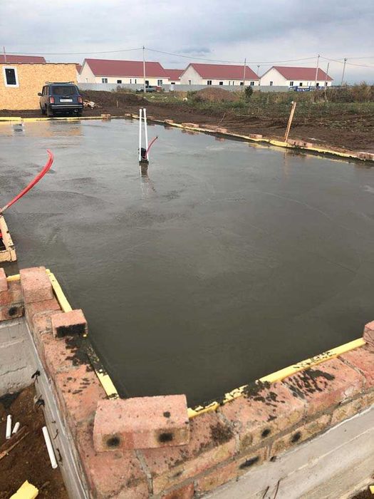 Профессиональная бригада строителей