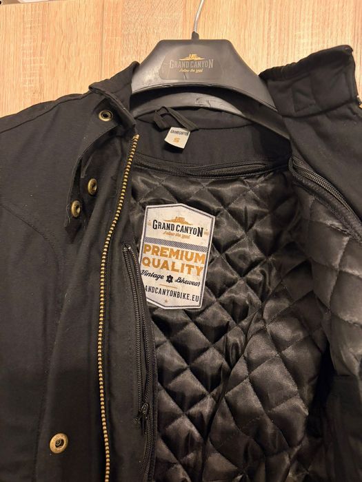 Geaca moto de dama, stare foarte buna.