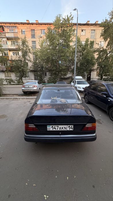 Продам Мерседес 124 E200