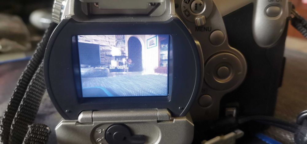 Minolta Konica DiMAGE 7i 5MP Digital Camera + Оригинална чанта