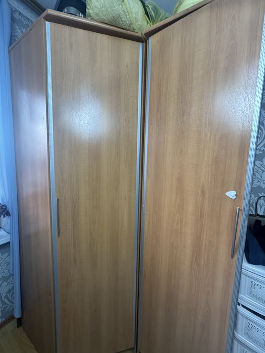 Продам шкаф угловой