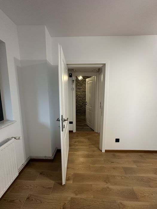 Spatiu comercial / birou - ultracentral, centrul istoric, piata unirii, bloc tarom, dispune de parcare cu bariera