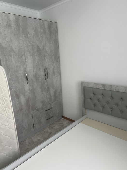 Продам спальный гарнитур