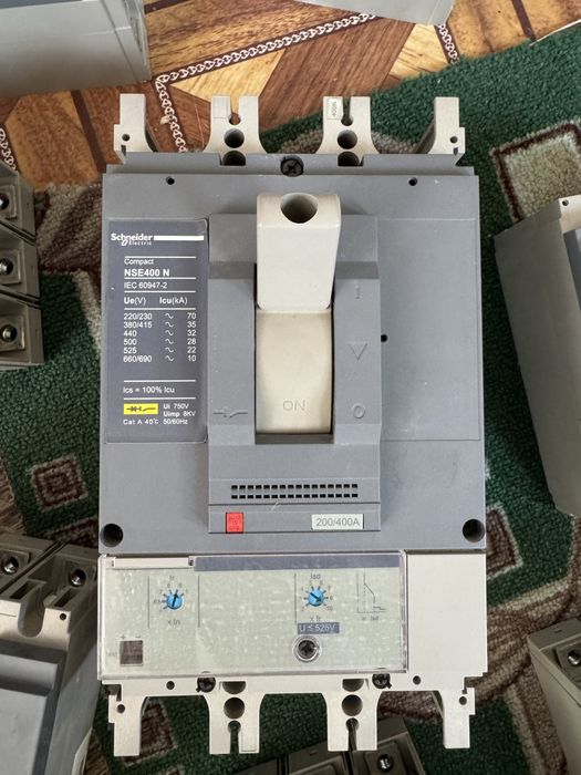 Автомотический выключатель Schneider