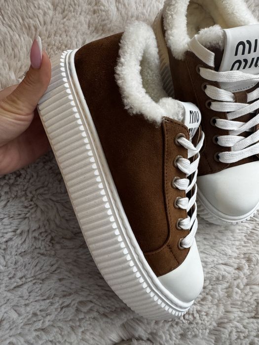 Мехови кецове с естествена агнешка вълна. Размер 37.