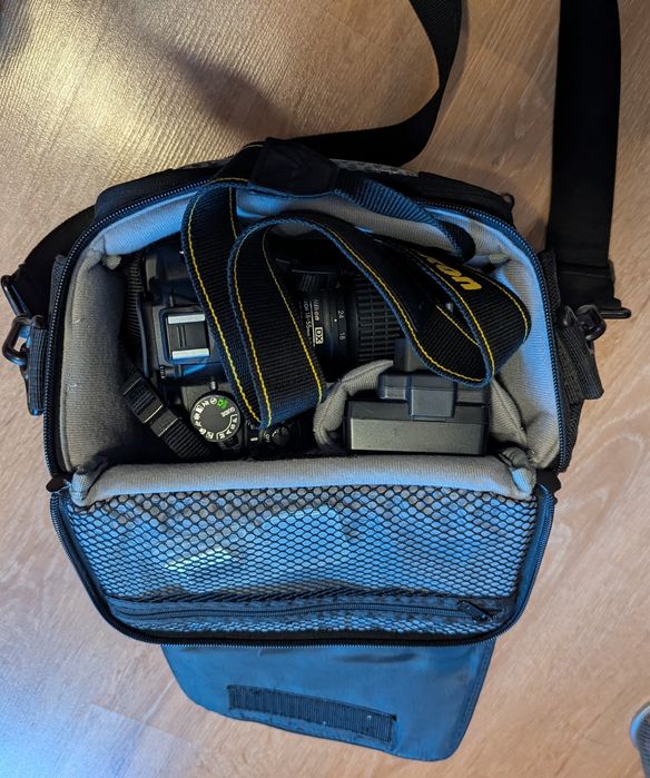 Фотоапарат Nikon D3100 + 2 обектива и аксесоари