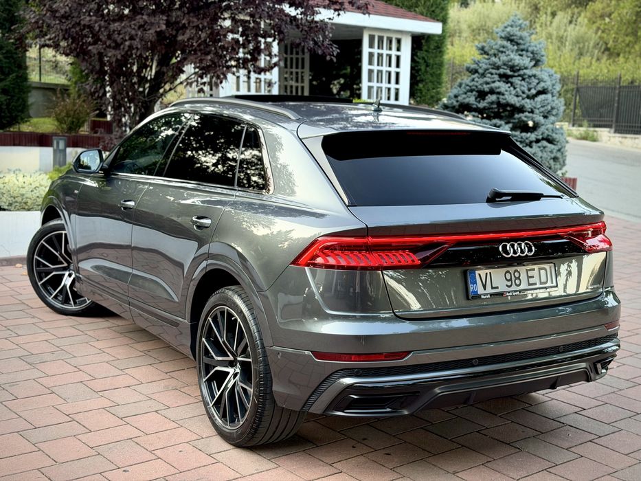 Audi Q8 S-line/Panoramic/ Soft close/Faruri Matrix/ Suspensie pneumatica