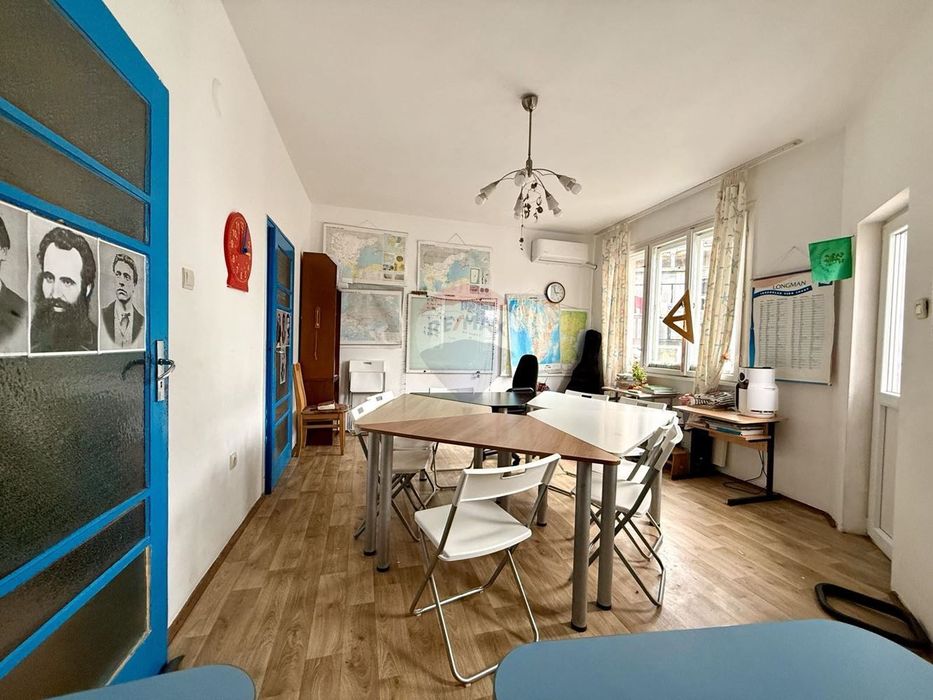 Апартамент с две спални, и ПАРКИНГ за продажба, Център, гр. Варна, Я.