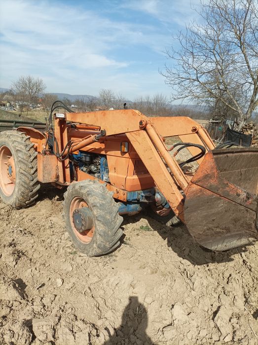 Încărcător frontal pt FIAT