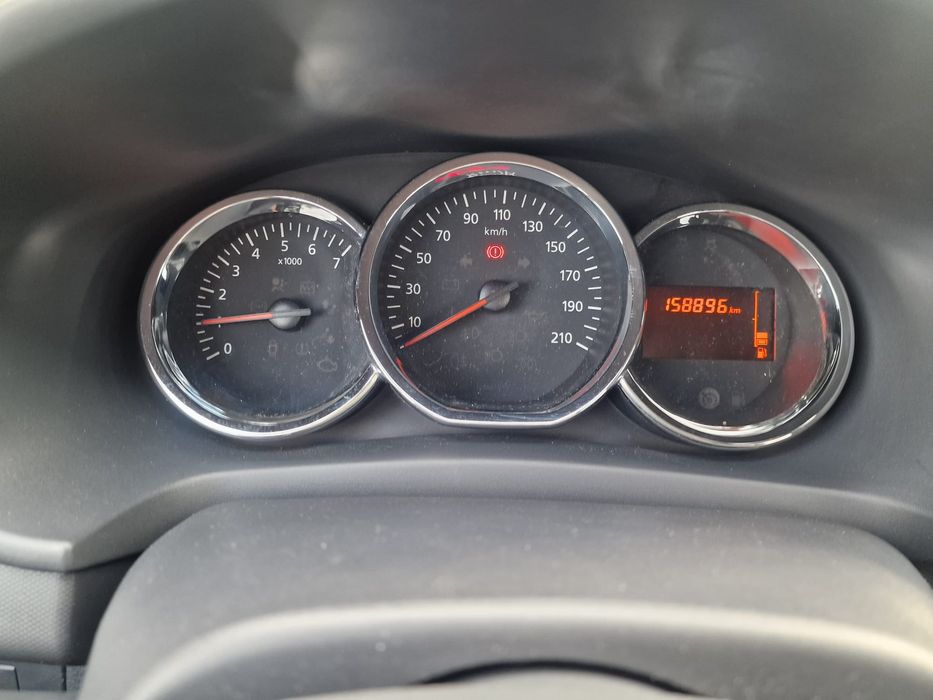 Dacia Logan MCV cu clima și navigație