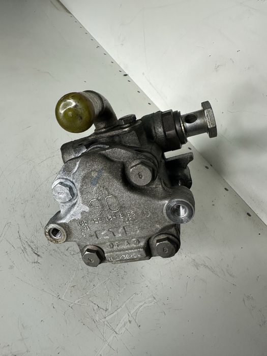 Насос гидроусилителя руля (ГУР) Volkswagen