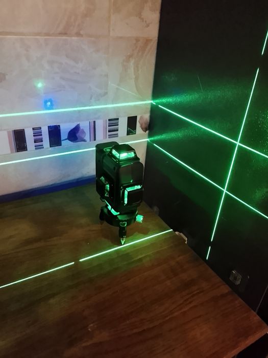 Nivel laser makita cu 16 linii