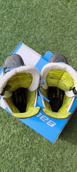 Продам коньки хоккейные.