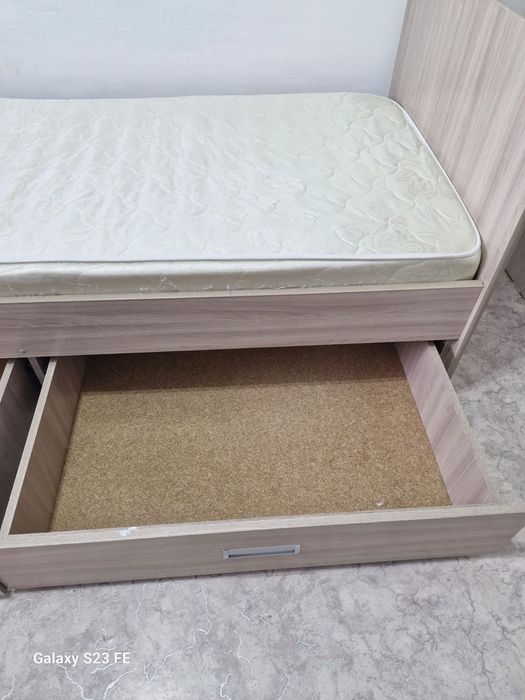 Продам кровать односпальную