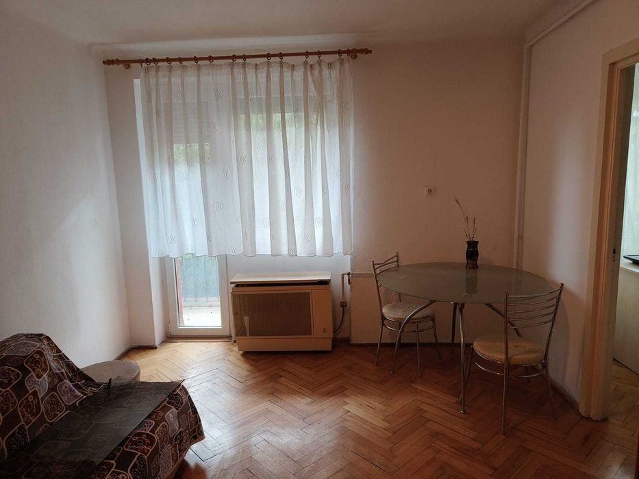 Proprietar , vând ap 2 camere semicentral