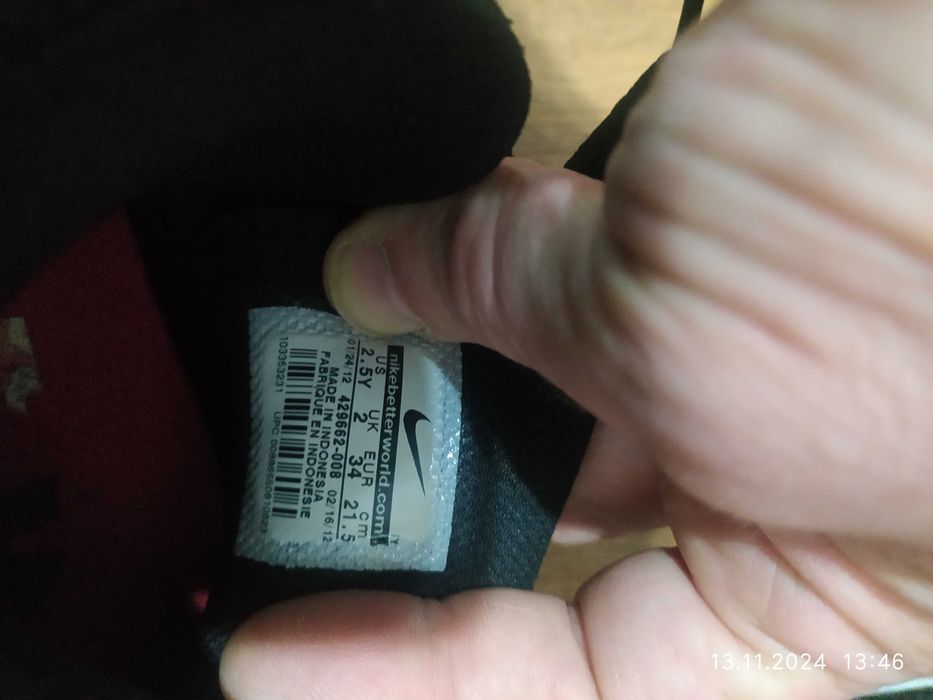 Высокие кроссовки фирменые. В отличном Nike оригинал 34раз.