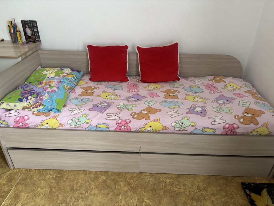 Продам кровать 90*180