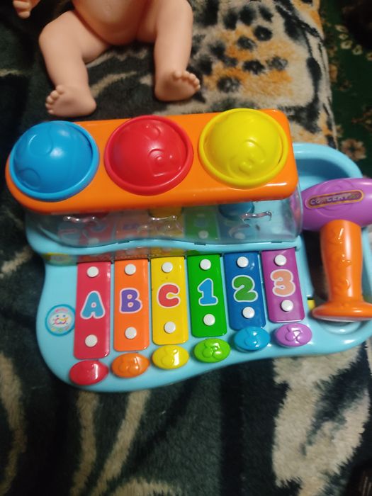 Продам игрушки разные