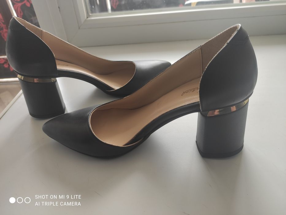 Продам новые туфли