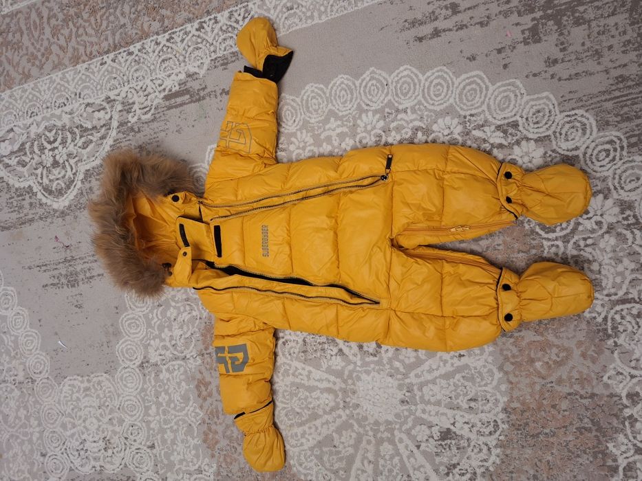 Продам фирменный детский зимний комбинезон