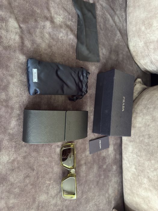 Мъжки очила Prada