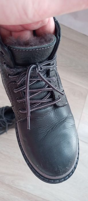 Продам ботинки на мальчика р-р37